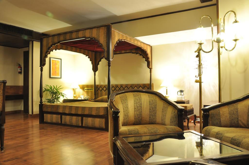 K C Residency, Jammu Hotell Eksteriør bilde